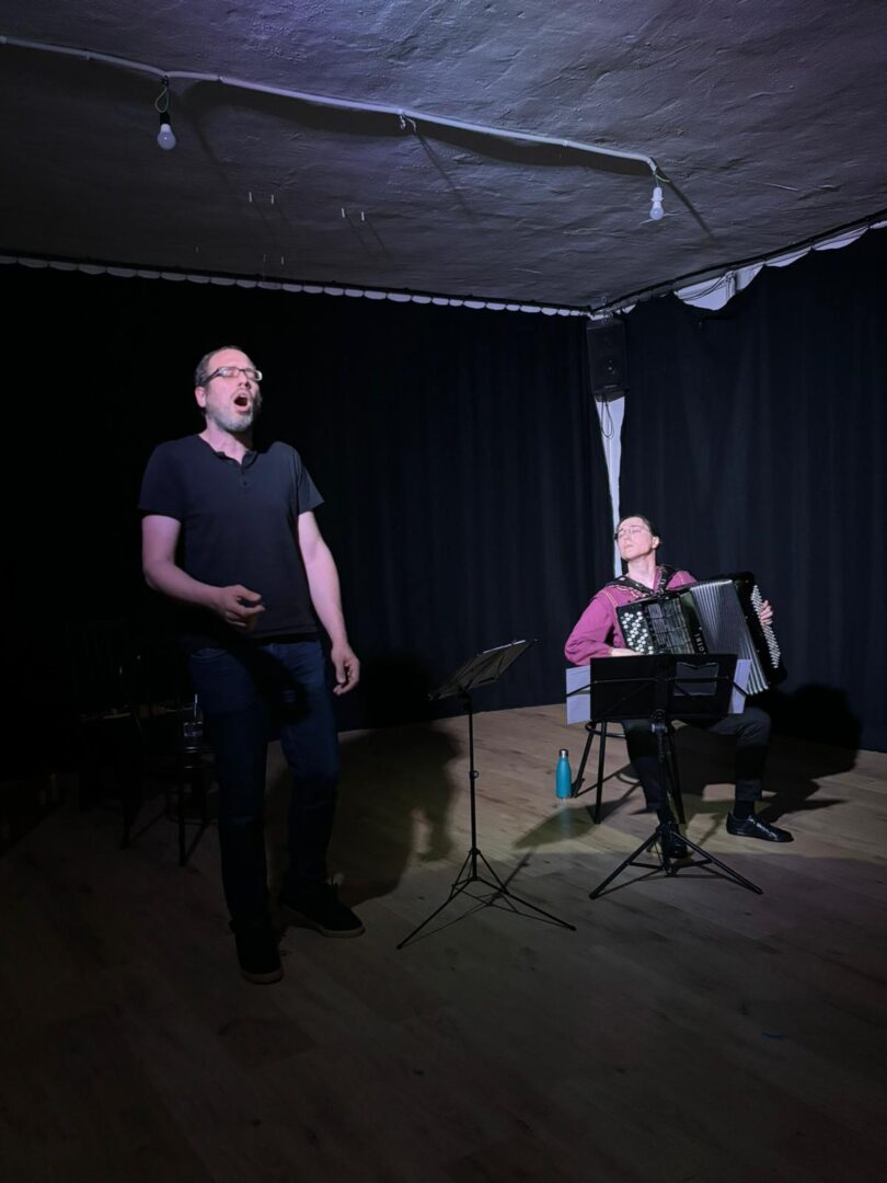 ibonrg eta garazi navas